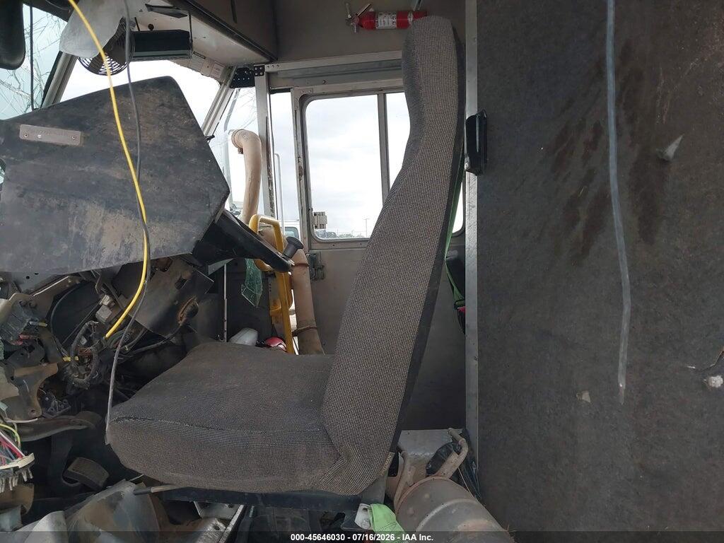 1F66F5KY5J0A09838 2018 FORD F-59 COMMERCIAL STRIPPED photo no. 5