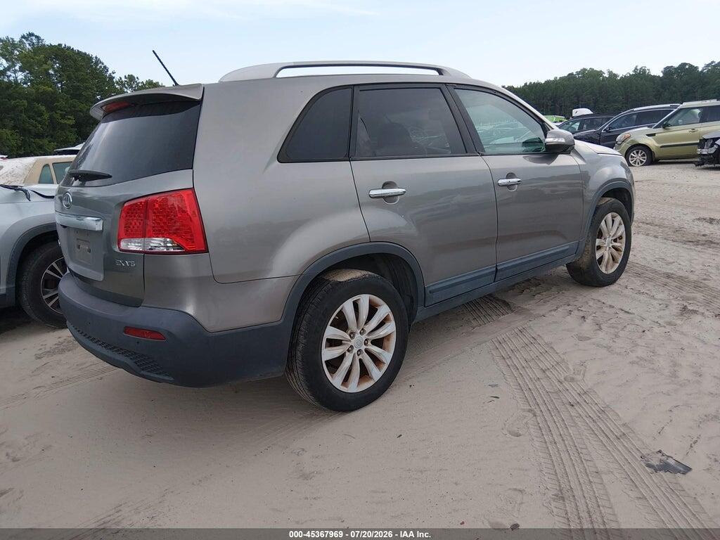 5XYKU4A28BG023608 2011 KIA SORENTO photo no. 4