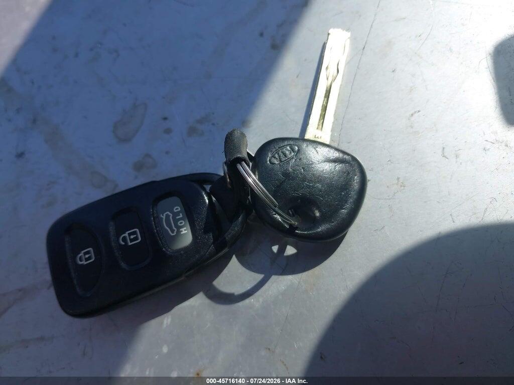 KNAGM4A72B5157358 2011 KIA OPTIMA photo no. 11