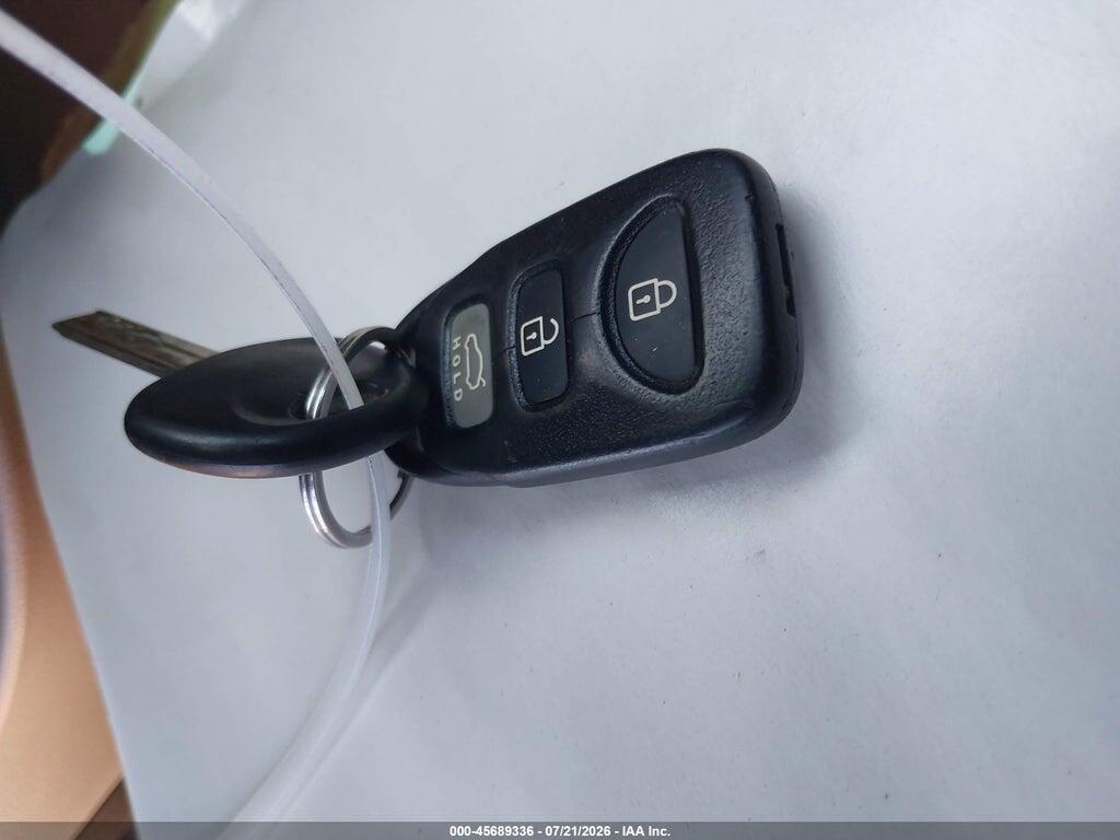 KNAGM4A70B5117733 2011 KIA OPTIMA photo no. 11
