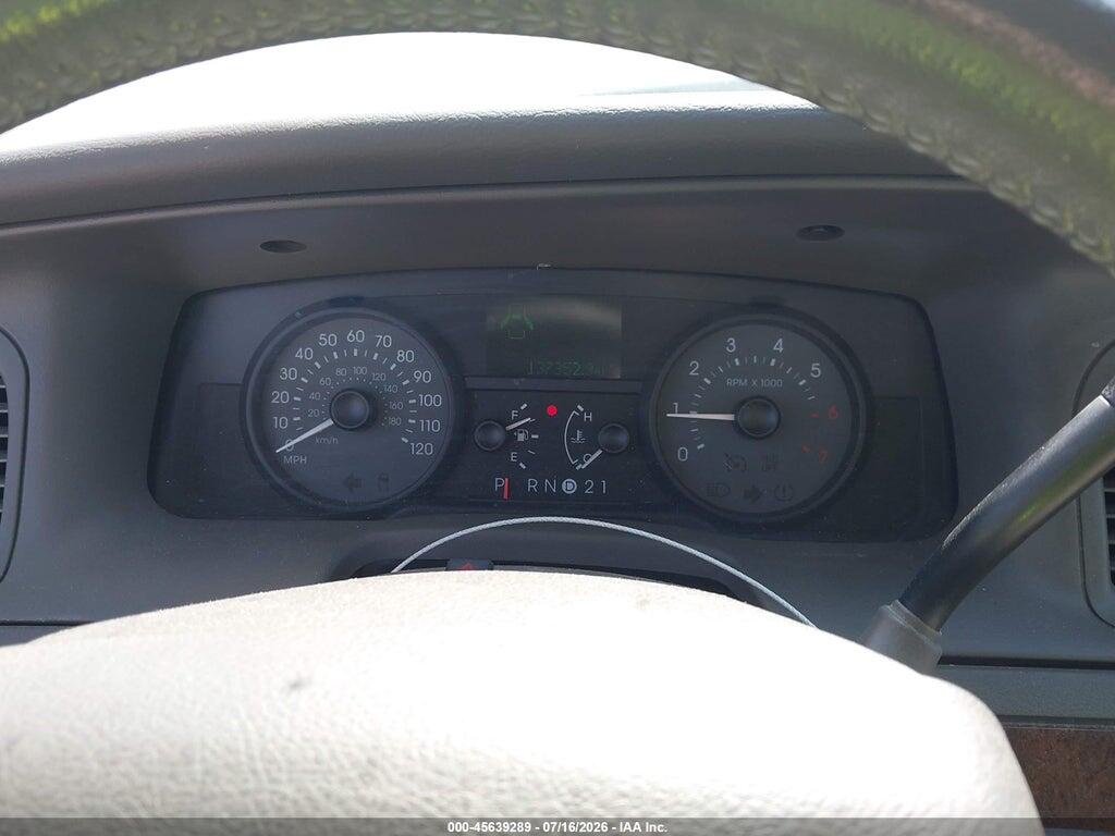 2MEBM7FV3AX609092 2010 MERCURY GRAND MARQUIS photo no. 7