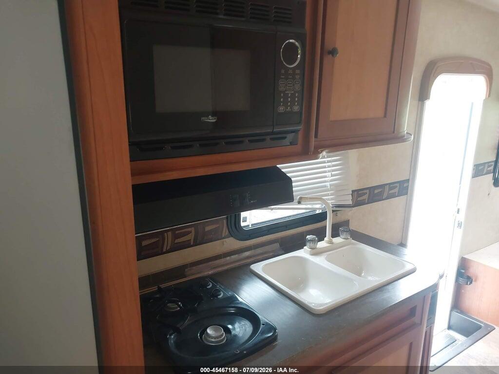 1NL1DTH28D1028719 2013 GULFSTREAM VISA 19RDS TRAVEL TRAILER photo no. 10