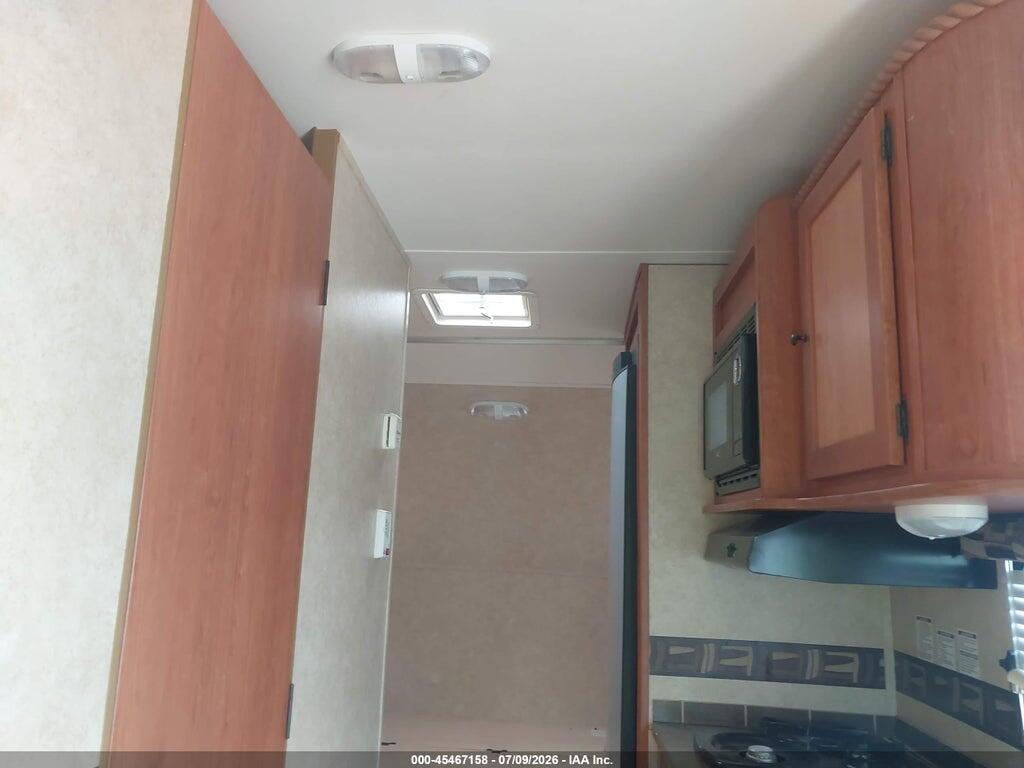 1NL1DTH28D1028719 2013 GULFSTREAM VISA 19RDS TRAVEL TRAILER photo no. 7