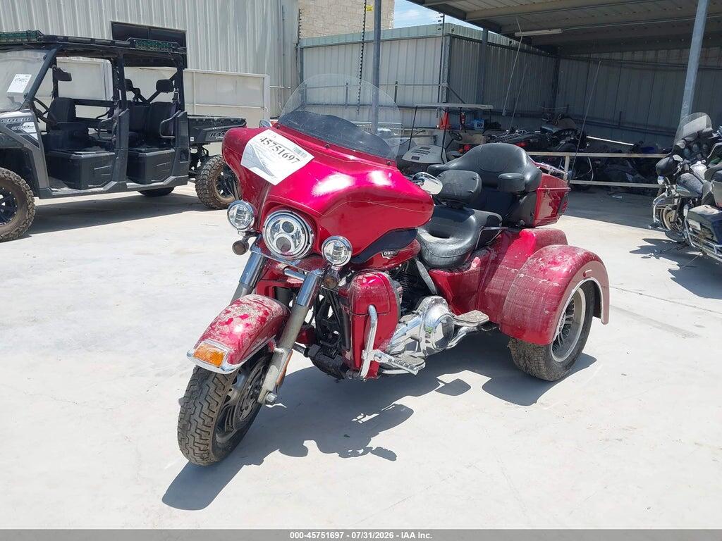 1HD1MAM11DB853520 2013 HARLEY-DAVIDSON FLHTCUTG photo no. 2