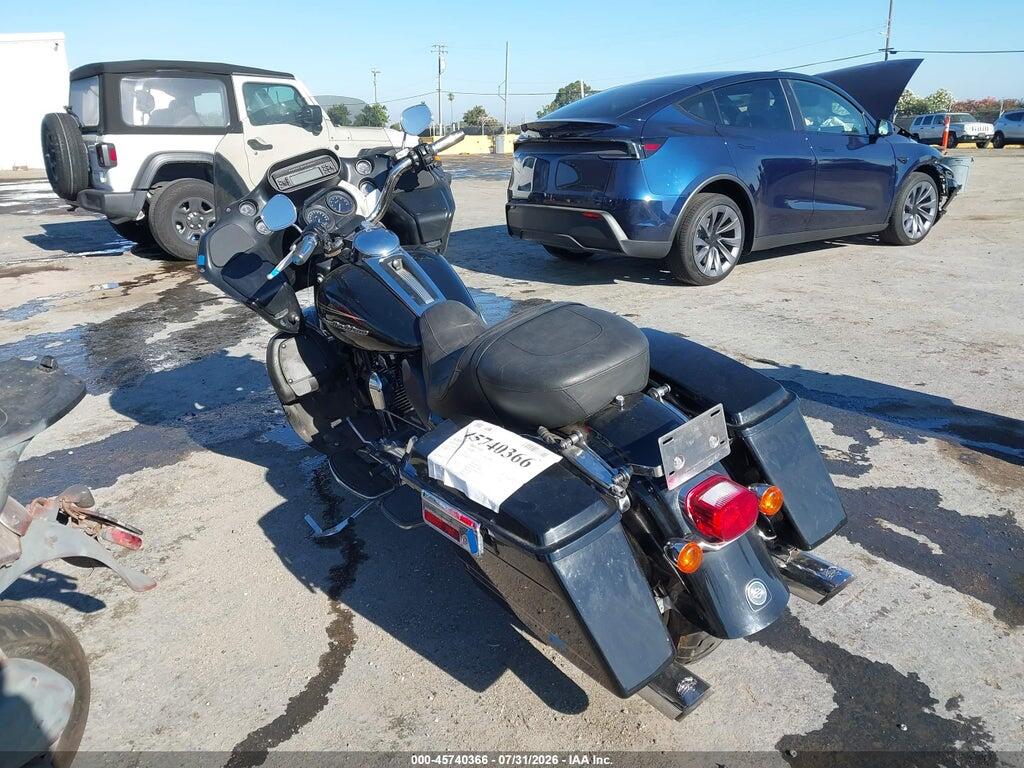 1HD1KGM39DB673566 2013 HARLEY-DAVIDSON FLTRU photo no. 3