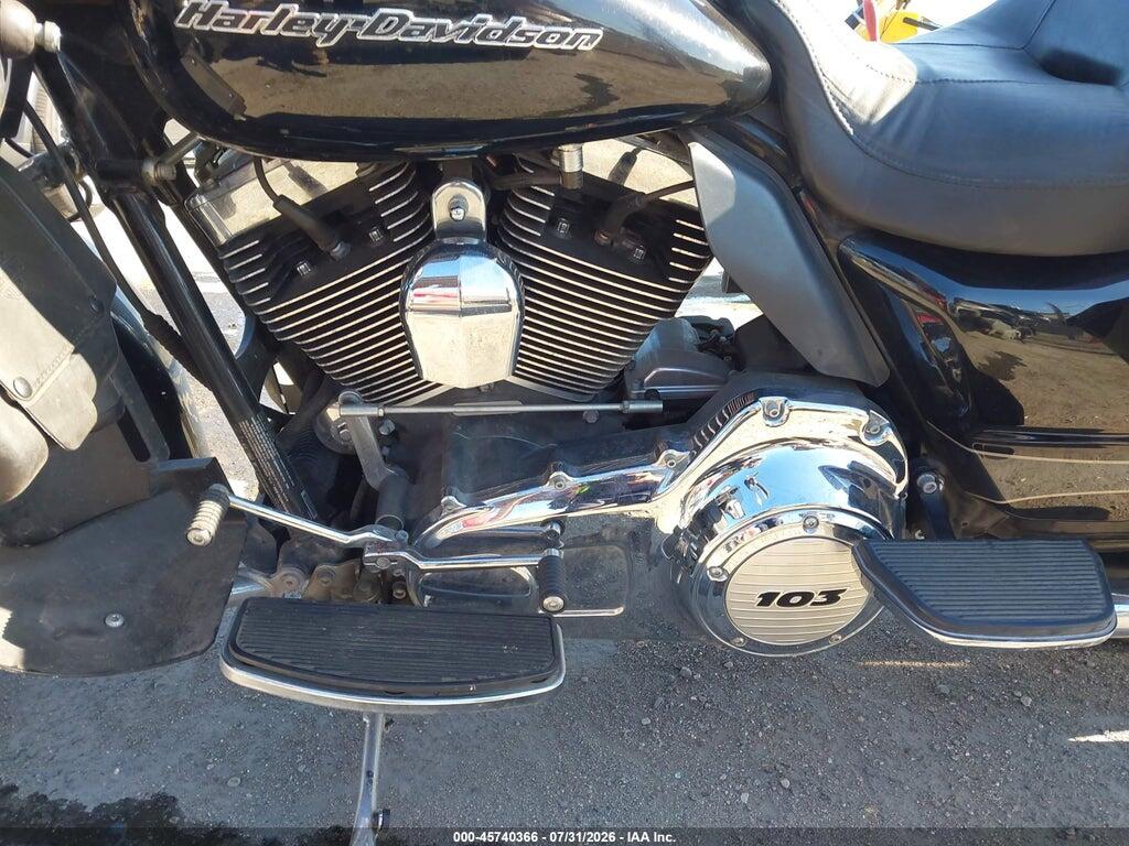 1HD1KGM39DB673566 2013 HARLEY-DAVIDSON FLTRU photo no. 9