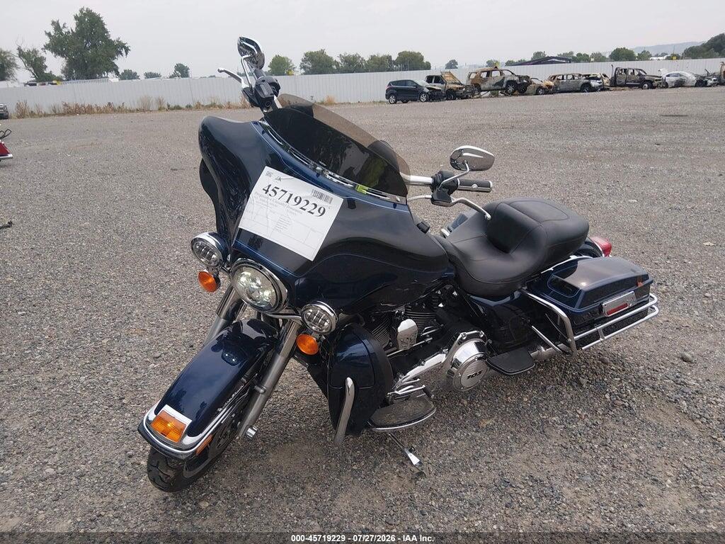 1HD1FCM18DB656544 2013 HARLEY-DAVIDSON FLHTCU photo no. 2