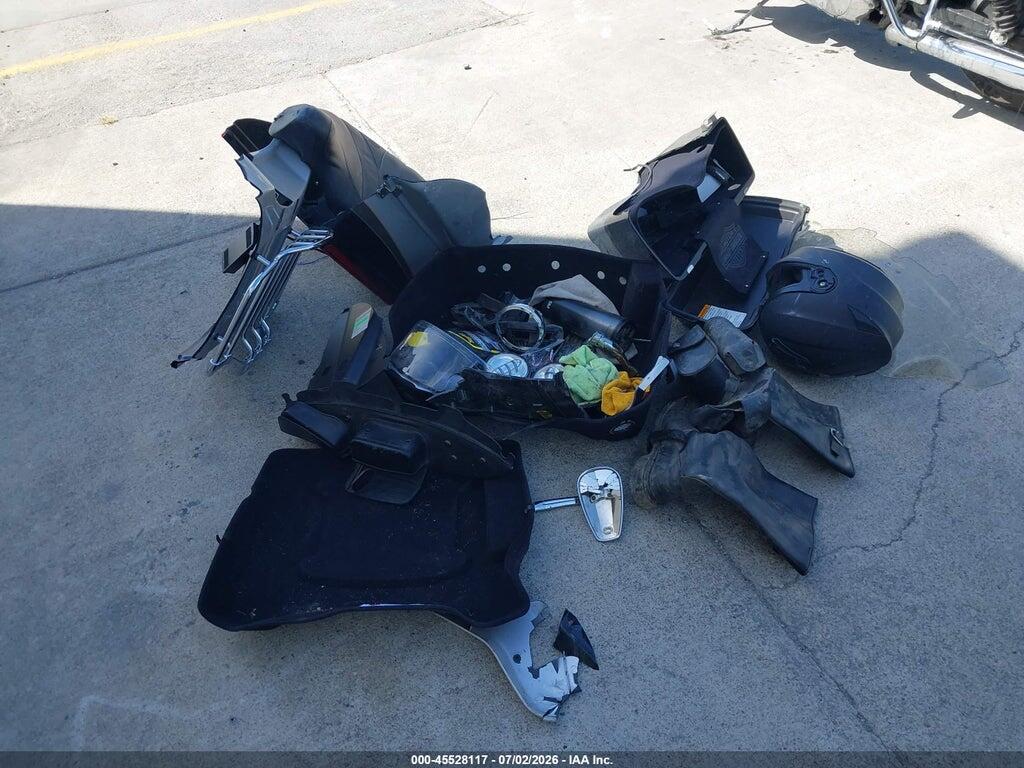 1HD1PR810DB957903 2013 HARLEY-DAVIDSON FLHTCUSE photo no. 12