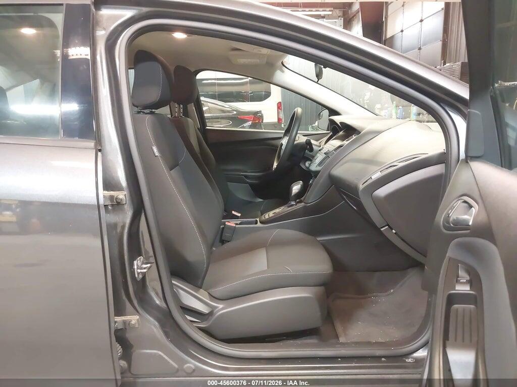 1FADP3F24JL328230 2018 FORD FOCUS photo no. 5