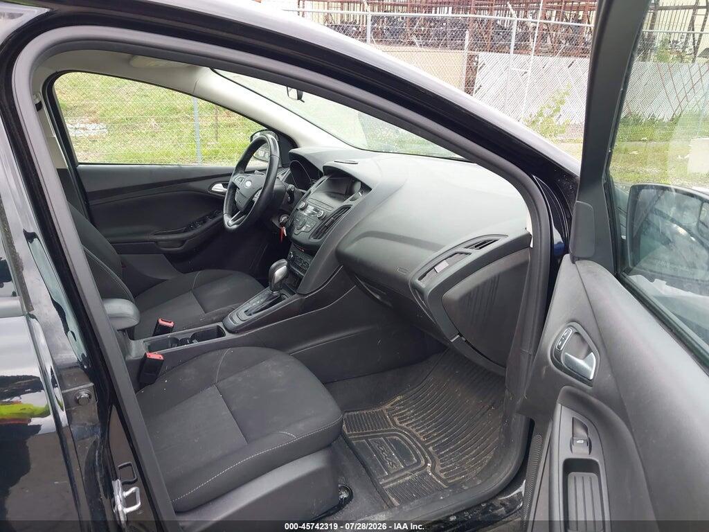 1FADP3K28JL258673 2018 FORD FOCUS photo no. 5