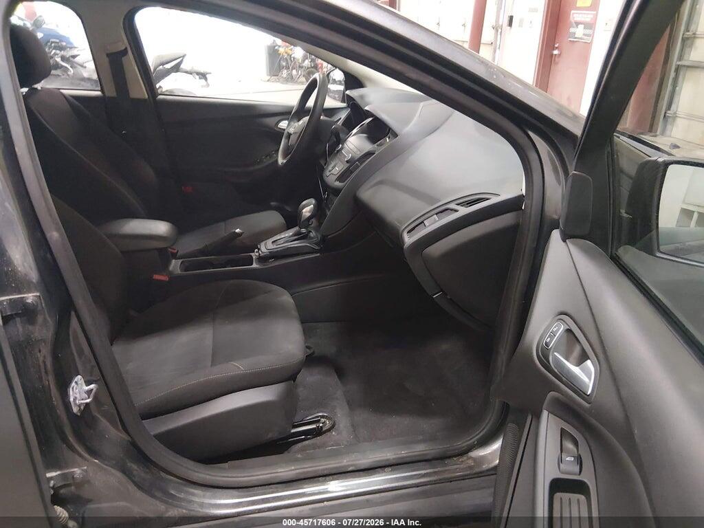 1FADP3F22JL327464 2018 FORD FOCUS photo no. 5