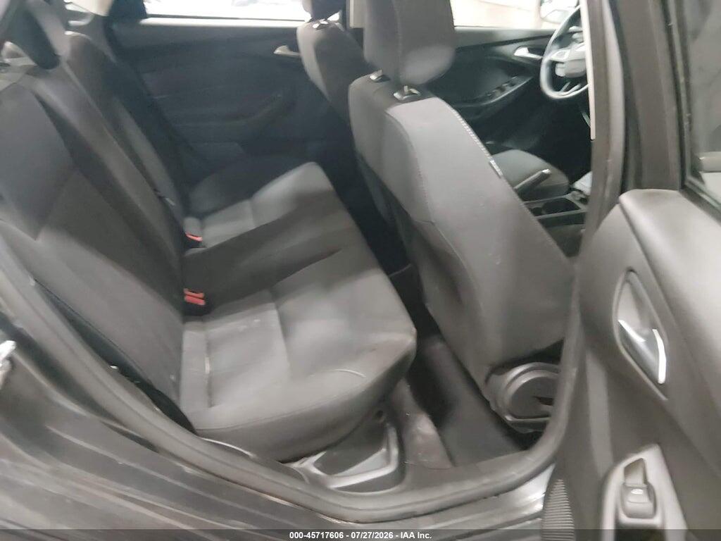 1FADP3F22JL327464 2018 FORD FOCUS photo no. 8