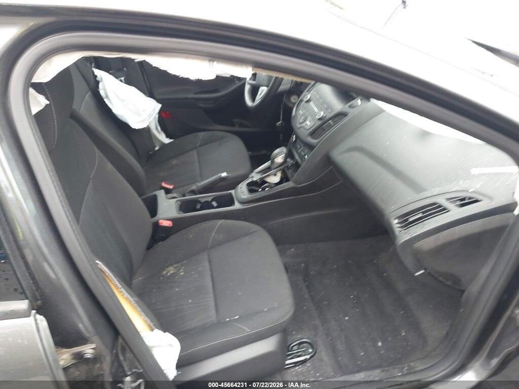 1FADP3E27JL255680 2018 FORD FOCUS photo no. 5