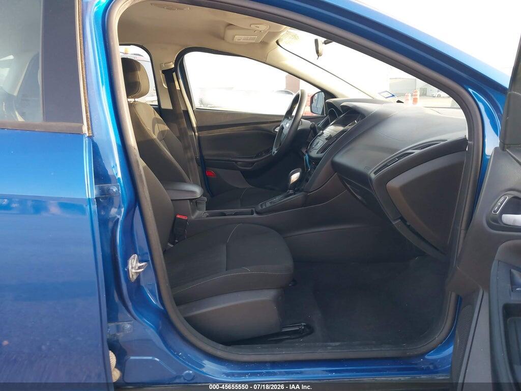 1FADP3FEXJL205249 2018 FORD FOCUS photo no. 5