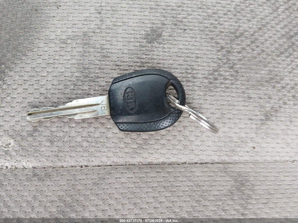 KNADE123386320080 2008 KIA RIO photo no. 11