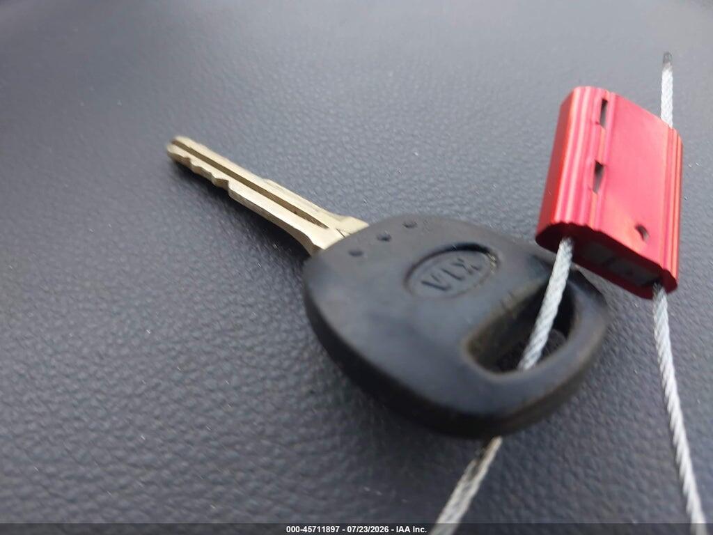 KNDMB233586220708 2008 KIA SEDONA photo no. 11