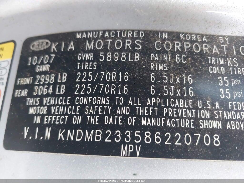 KNDMB233586220708 2008 KIA SEDONA photo no. 9