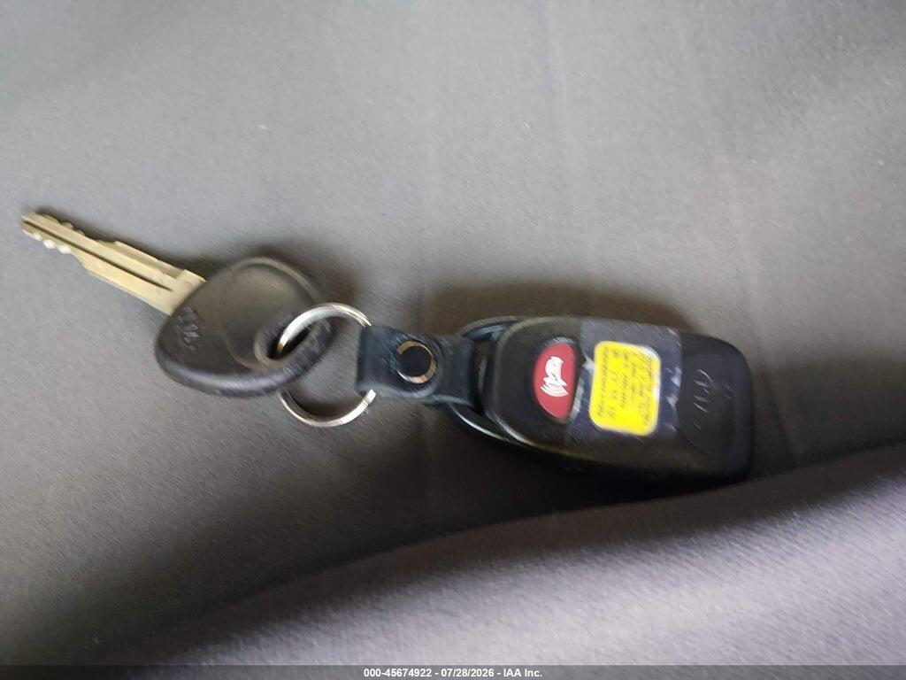 KNDJD735385825599 2008 KIA SORENTO photo no. 11