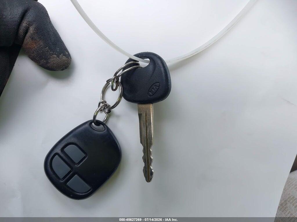 KNDJD735385813677 2008 KIA SORENTO photo no. 11