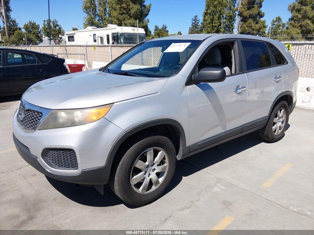 5XYKT3A16BG023031 2011 KIA SORENTO photo no. 2