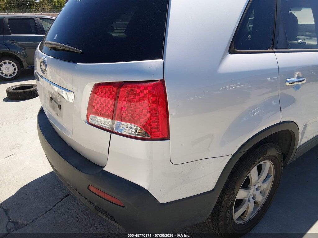 5XYKT3A16BG023031 2011 KIA SORENTO photo no. 6