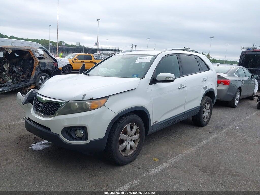 5XYKTDA10BG144269 2011 KIA SORENTO photo no. 2