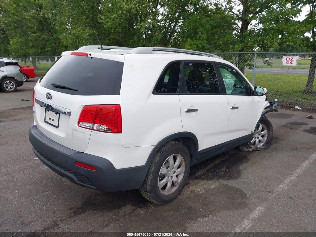 5XYKTDA10BG144269 2011 KIA SORENTO photo no. 4
