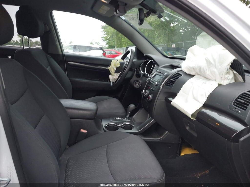 5XYKTDA10BG144269 2011 KIA SORENTO photo no. 5