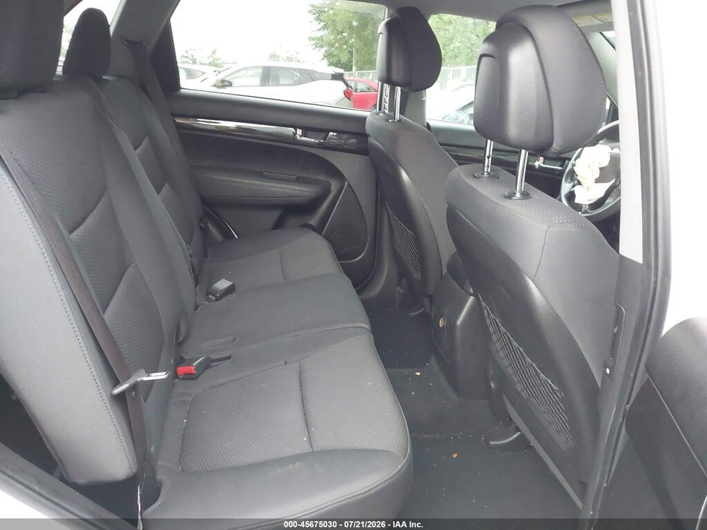 5XYKTDA10BG144269 2011 KIA SORENTO photo no. 8