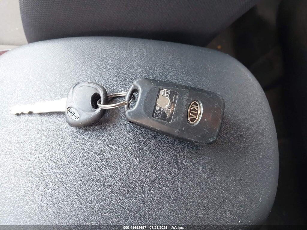 KNDJT2A28B7195430 2011 KIA SOUL photo no. 11