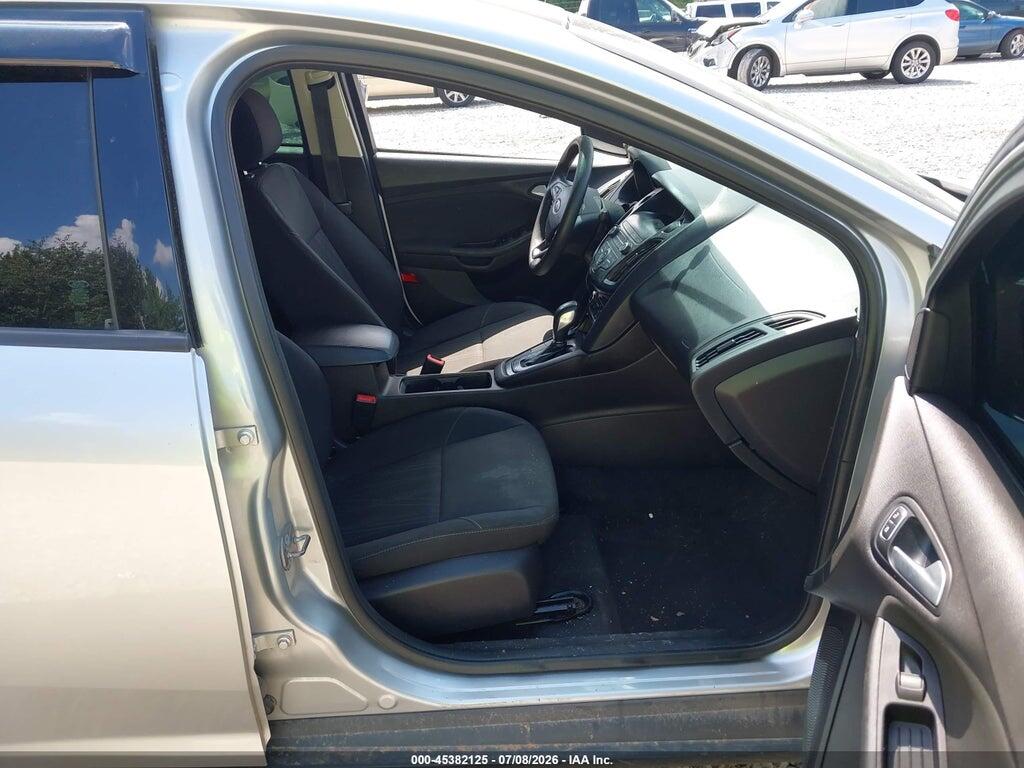 1FADP3FE2JL265137 2018 FORD FOCUS photo no. 5