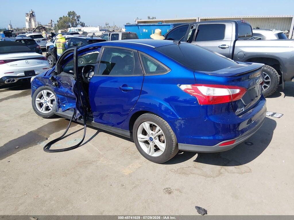 1FAHP3F27CL267802 2012 FORD FOCUS photo no. 3