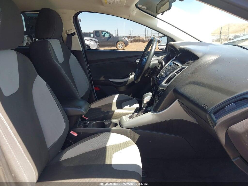 1FAHP3F23CL452848 2012 FORD FOCUS photo no. 5