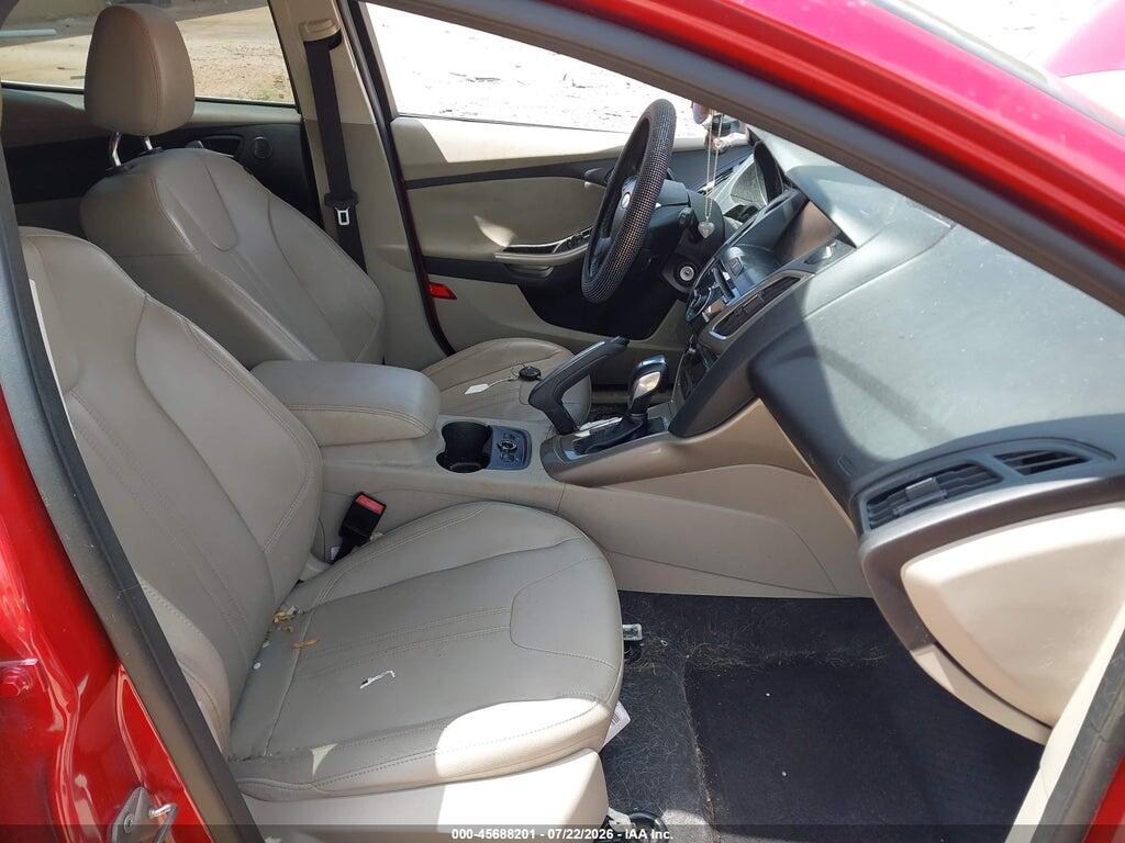 1FAHP3M28CL360217 2012 FORD FOCUS photo no. 5