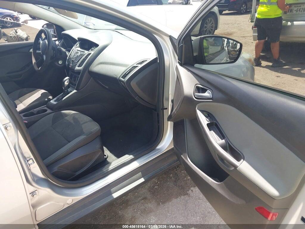 1FAHP3F20CL422030 2012 FORD FOCUS photo no. 5
