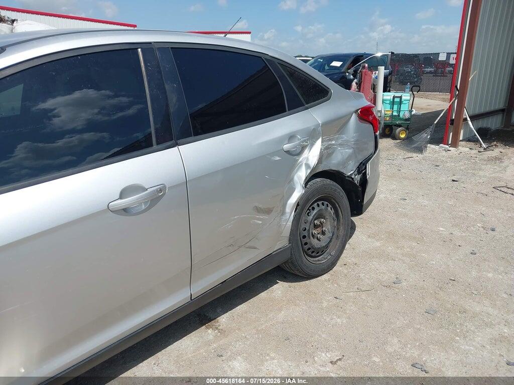 1FAHP3F20CL422030 2012 FORD FOCUS photo no. 6