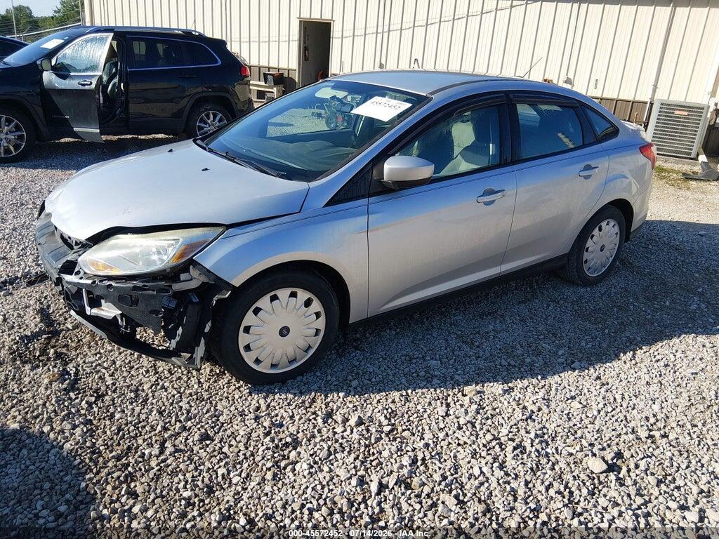 1FAHP3F2XCL413674 2012 FORD FOCUS photo no. 2