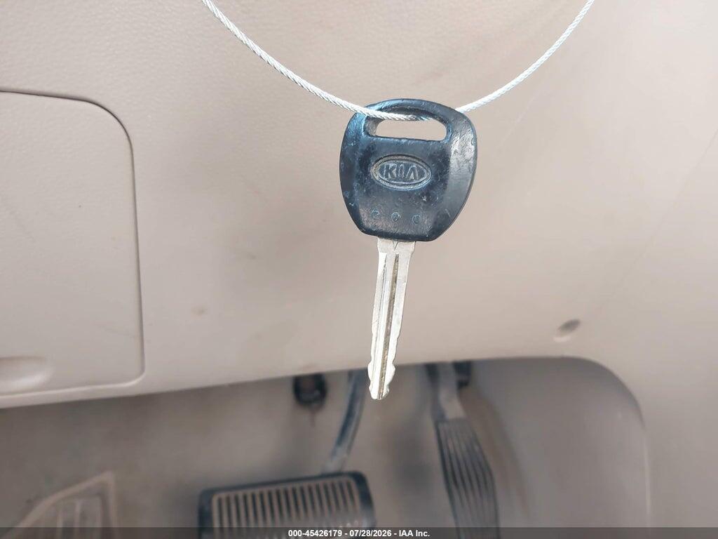 KNDMB233376162127 2007 KIA SEDONA photo no. 11