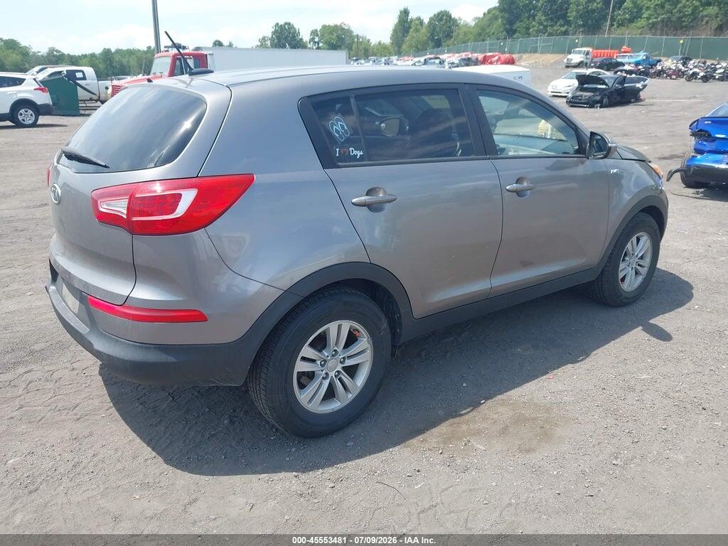 KNDPBCA21B7047638 2011 KIA SPORTAGE photo no. 4