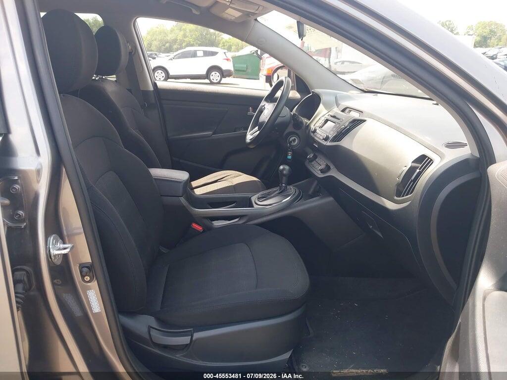 KNDPBCA21B7047638 2011 KIA SPORTAGE photo no. 5