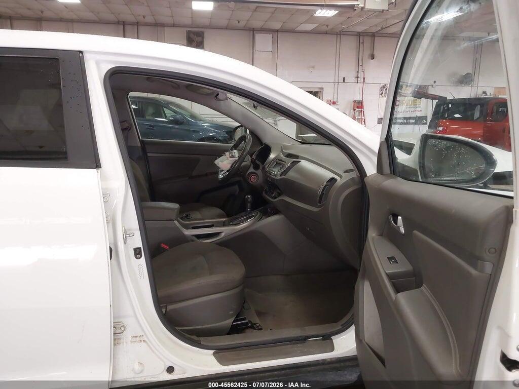 KNDPBCA27B7098139 2011 KIA SPORTAGE photo no. 5