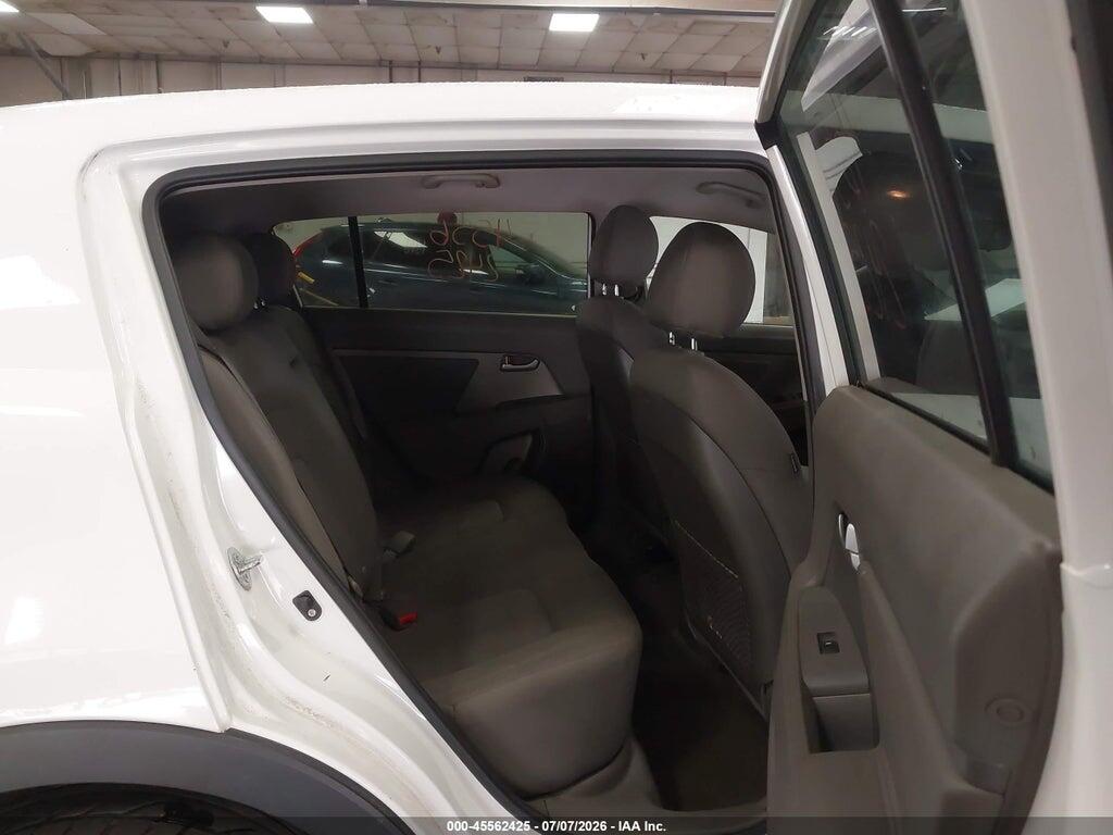 KNDPBCA27B7098139 2011 KIA SPORTAGE photo no. 8
