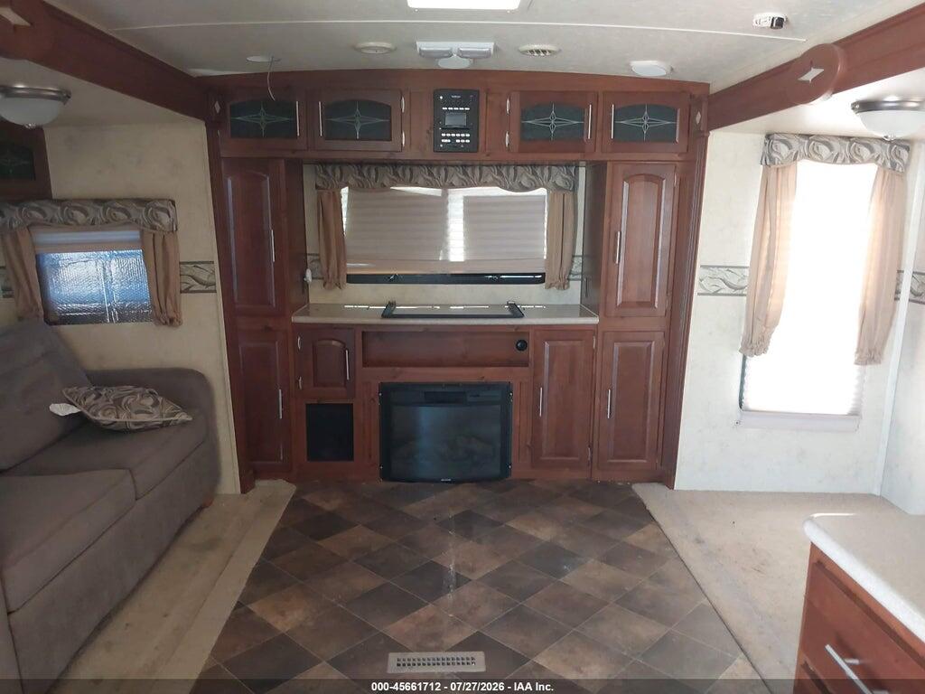 4X4TFF27E18530175 2014 FOREST RIVER 30WRLTS BUMPER PULL TRAVEL TRAILER photo no. 8