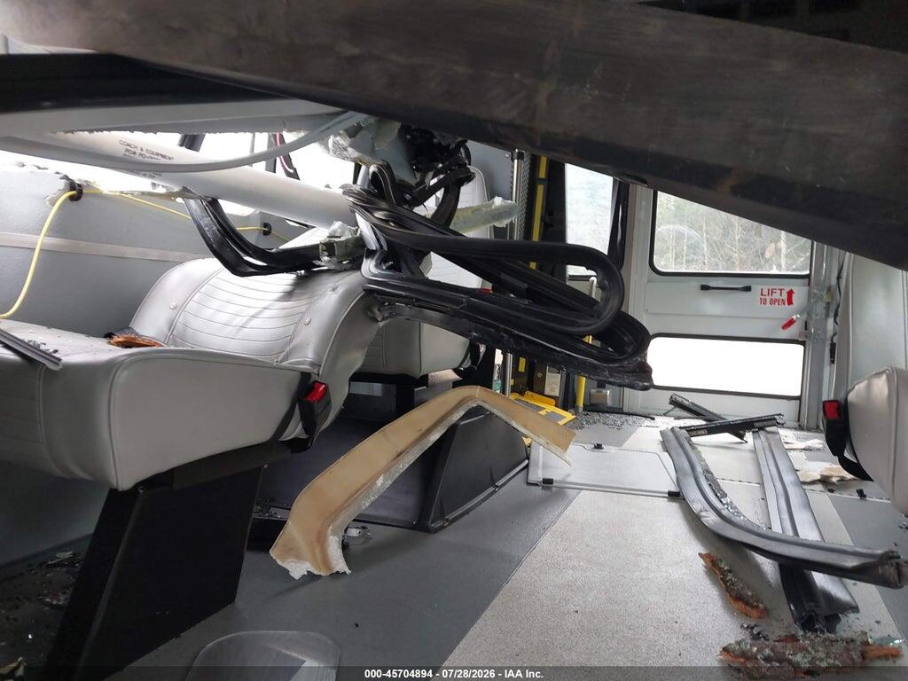 1FDEE3FK7NDC34259 2022 FORD E-350 CUTAWAY photo no. 6