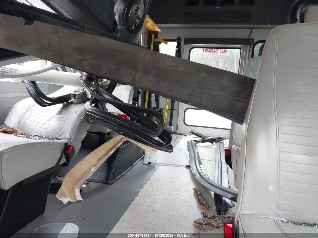 1FDEE3FK7NDC34259 2022 FORD E-350 CUTAWAY photo no. 7