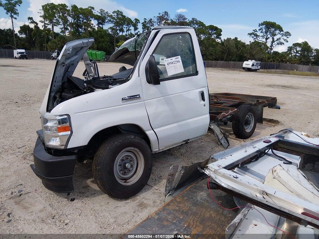 1FDWE3FK2NDC25960 2022 FORD E-350 CUTAWAY photo no. 2