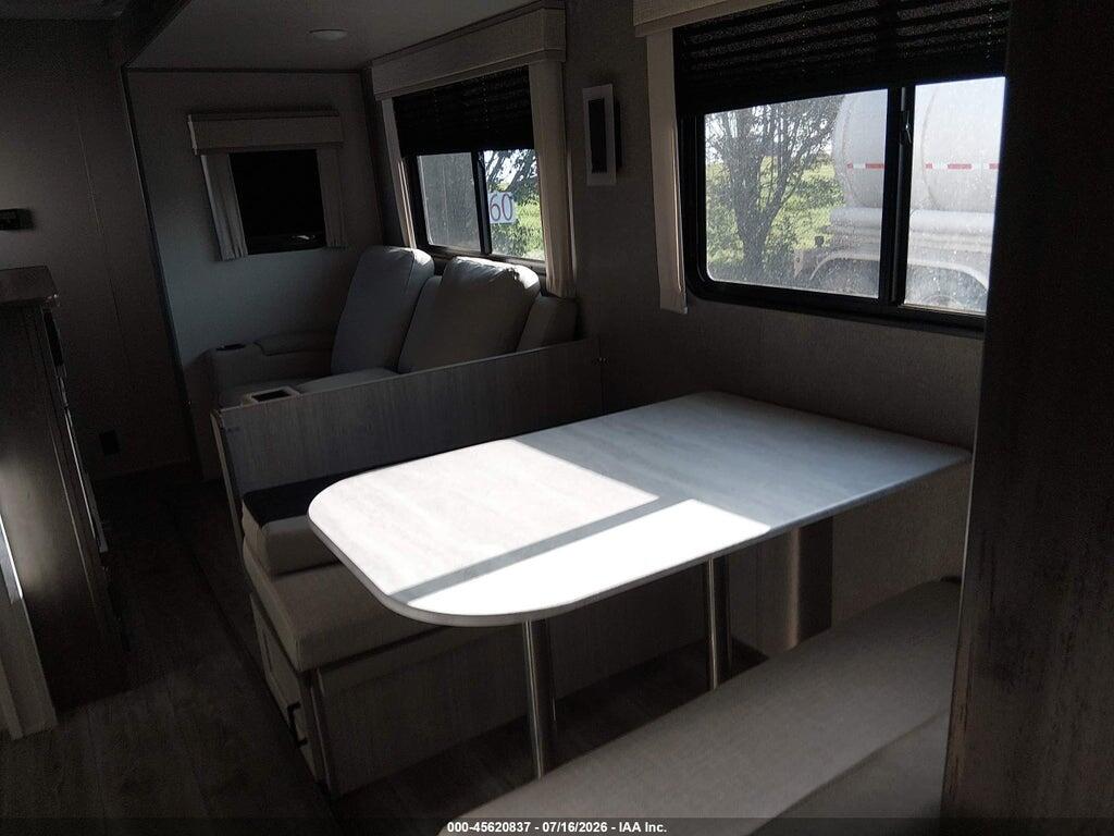 5ZT2CAYB2RX030583 2024 COACHMEN CATALINA photo no. 12