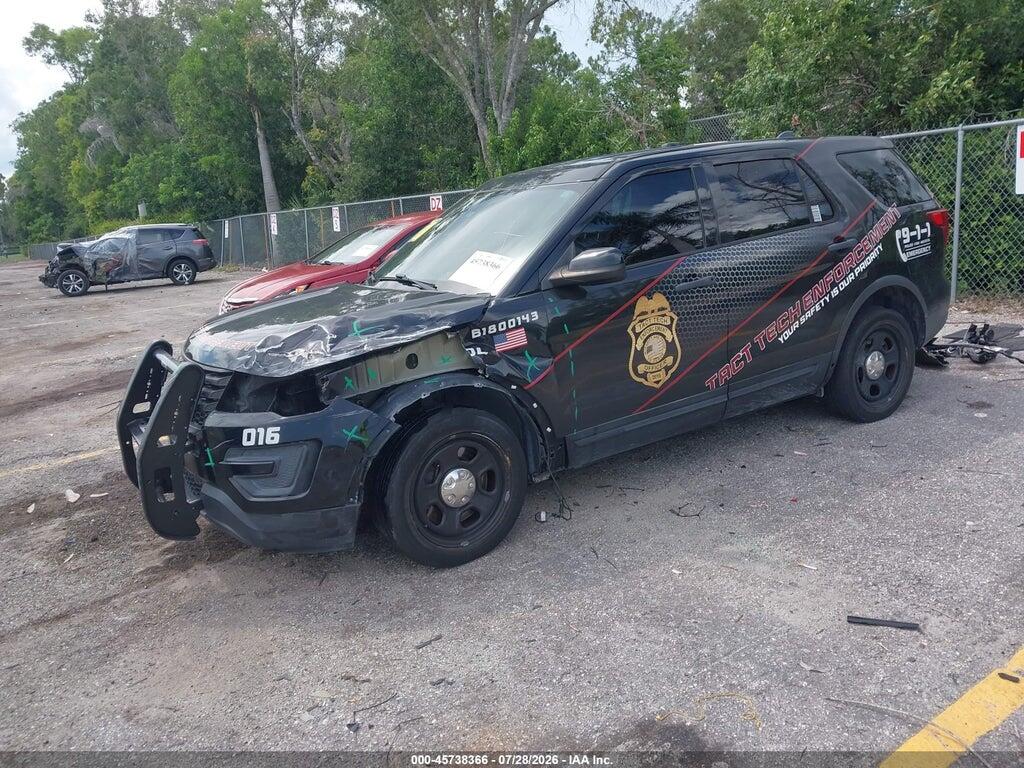 1FM5K8AR8JGB58814 2018 FORD POLICE INTERCEPTOR UTILITY photo no. 2