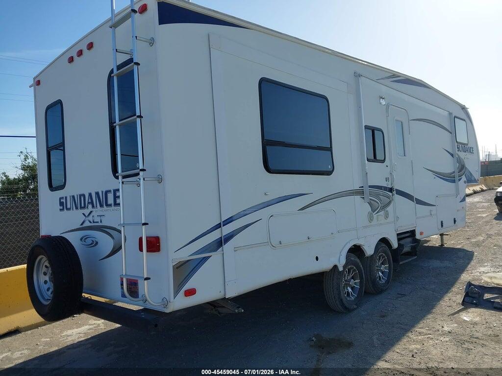 5SFSG3124DE252832 2013 HEARTLAND SUNDANCE XLT 293RE photo no. 4