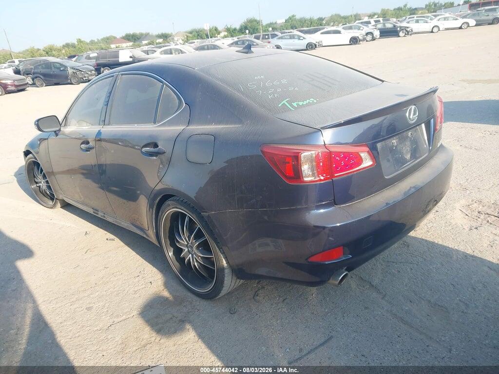JTHBF5C22B5151668 2011 LEXUS IS 250 photo no. 3